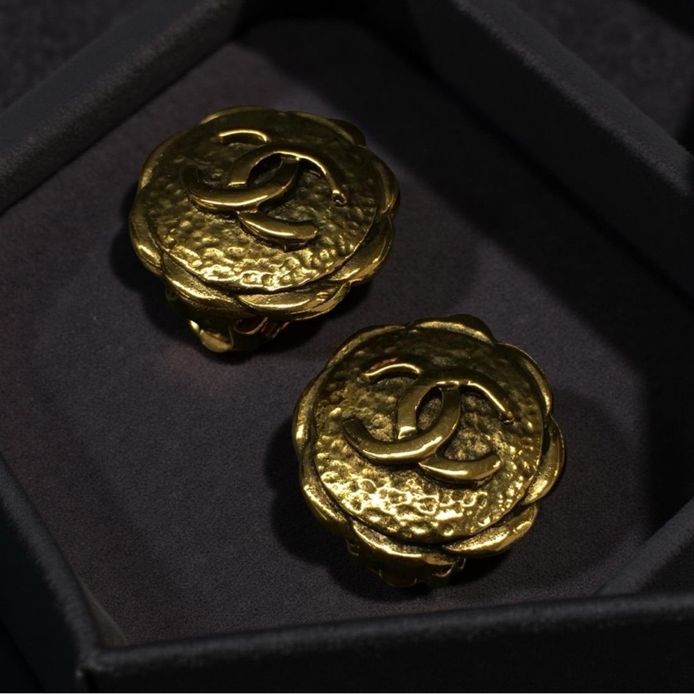 Sold Authentic CHANEL Gold Tone Clip On Earrings EUC - Picture 3 of 5